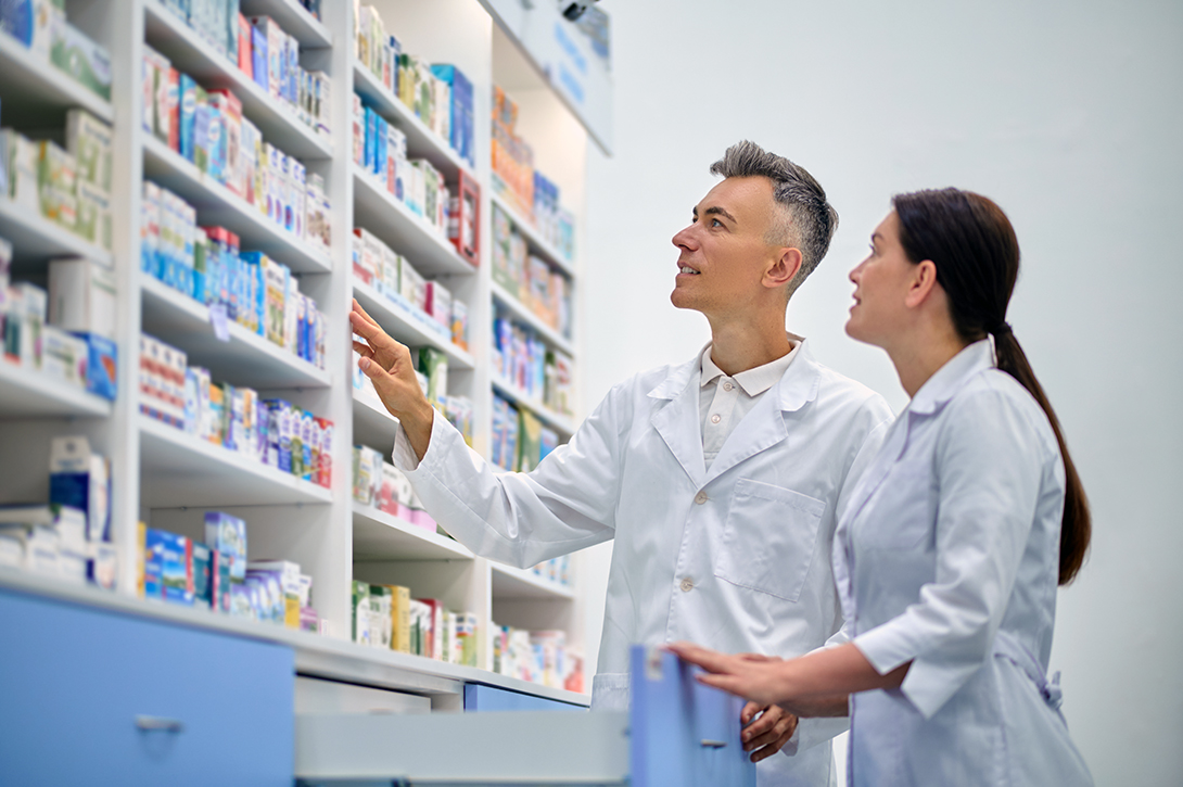 inventory-two-druggists-lab-coats-process-inventory-drugstore